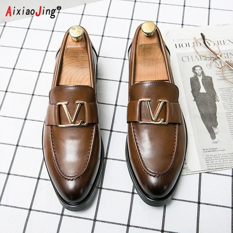 New Designer Men's Leather Shoes Trend Luxury Brand Business Pointed Toe Leather Shoes Casual Shoes Leather Buckle Men's Loafers